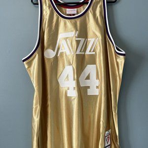 “Pistol” Pete Maravich 1974-75’ Utah Jazz Mitchell & Ness NBA Men’s Sizes